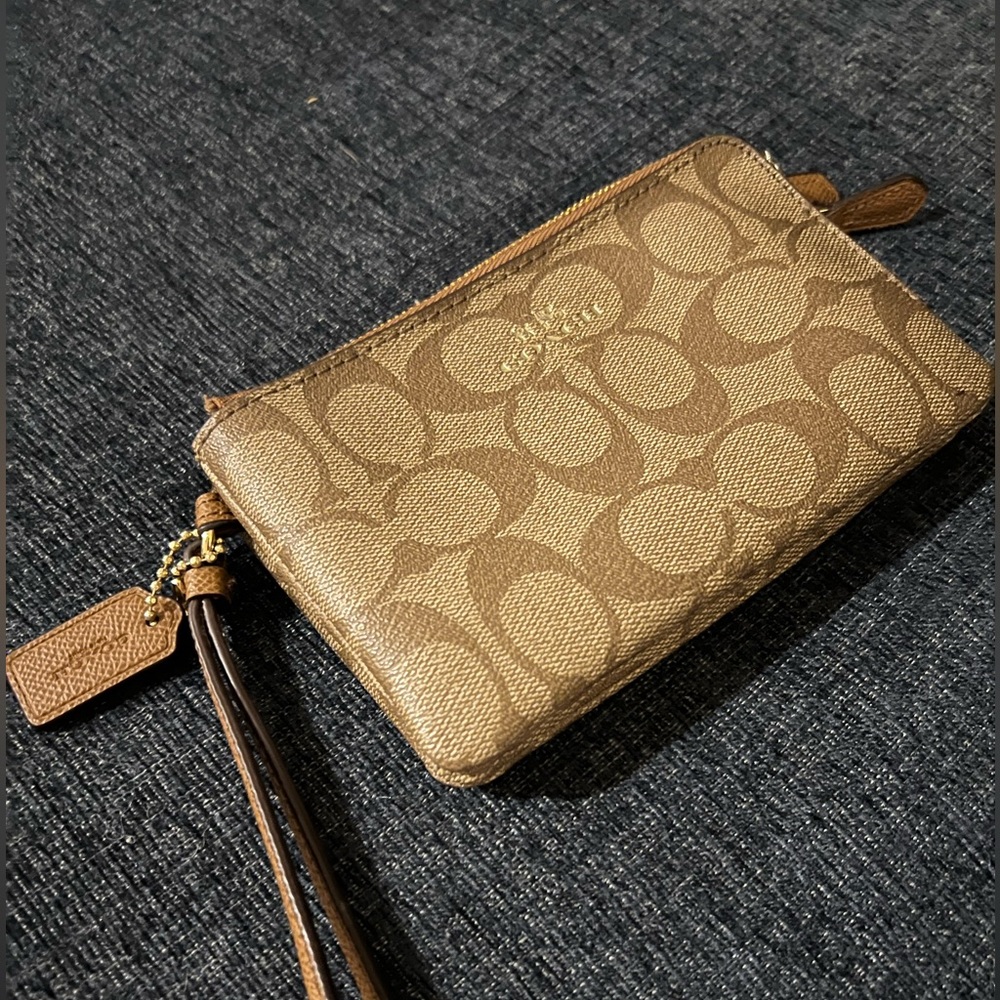Coach Wallet (brand new) long zip around